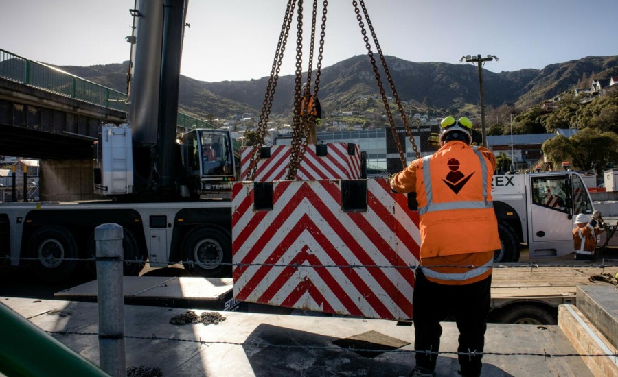 civil-construction-worker-barrier